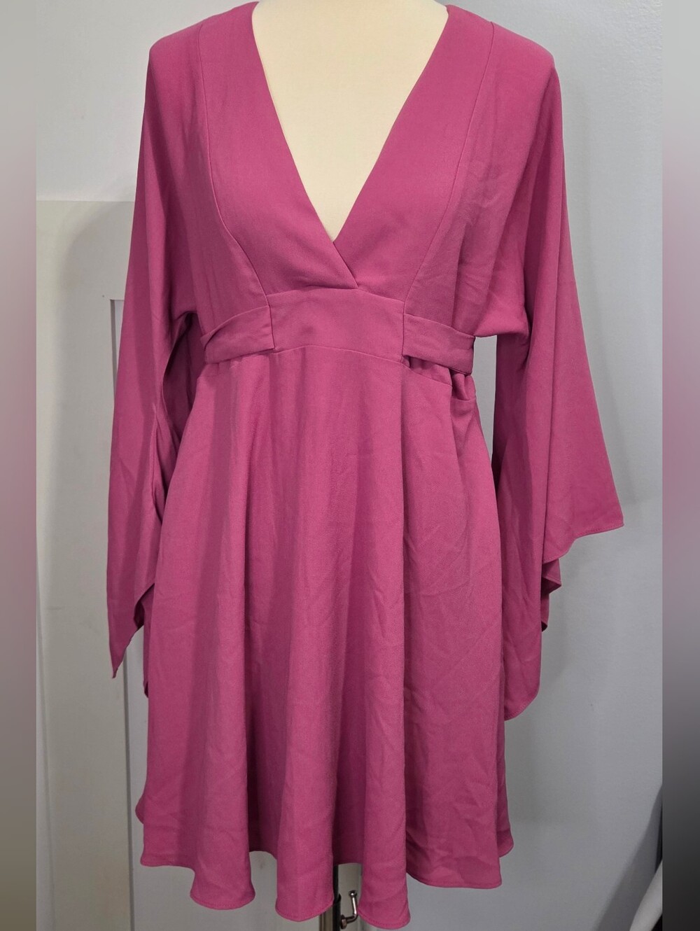 NWT Aakaa - Rose Pink V-Neck Flowy Dress With Bell Sleeves
